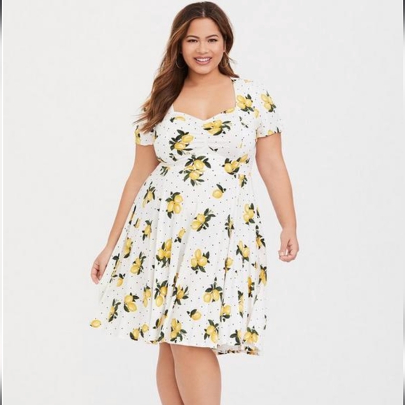 Torrid lemon and polka dot sweetheart flutter cap sleeve challis summer dress - Picture 1 of 6